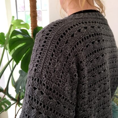 Lonnie sweater, hæklet sweater til dame hækleopskrift