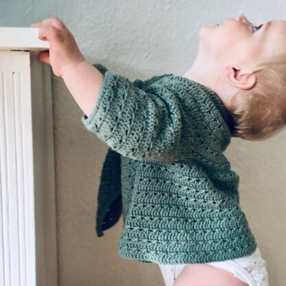 Silver cardigan, hæklet cardigan til baby, hækleopskrift